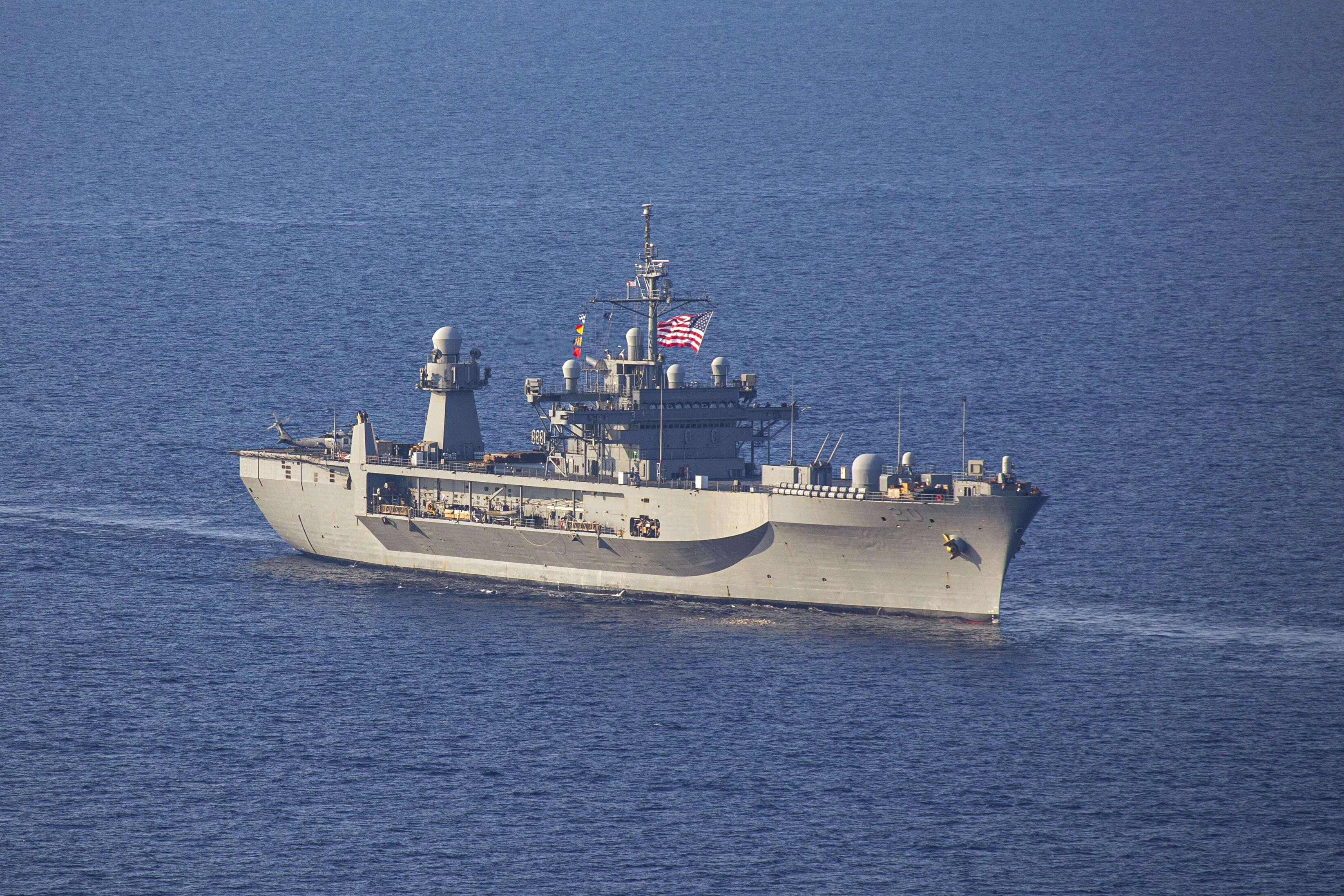 Les États-Unis ont envoyé le navire de débarquement de classe Blue Rig USS Mount Whitney en Israël