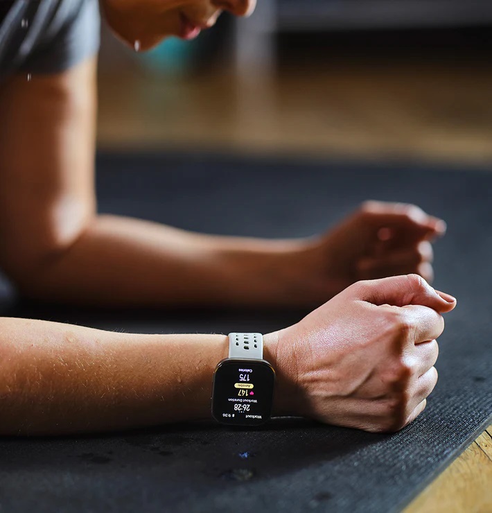 Amazfit Bip 6 in different colours