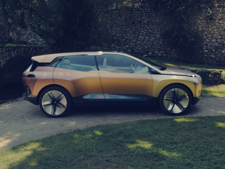 BMW iNEXT 3.jpg