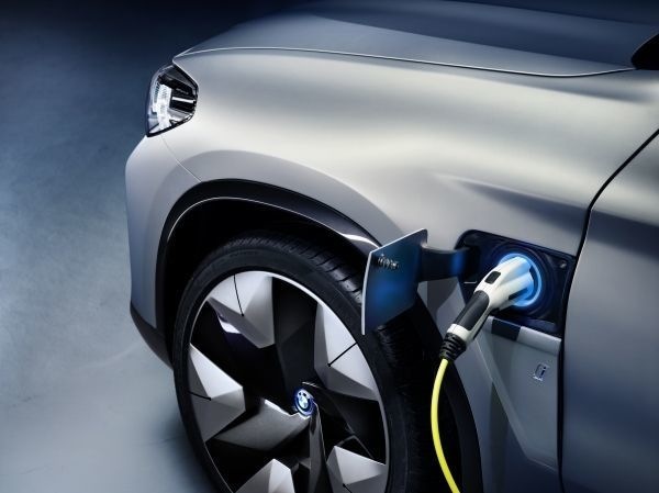 BMW-iX3.jpg