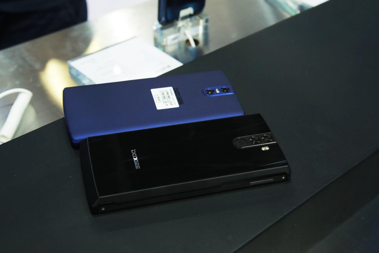 DOOGEE BL12000.jpg