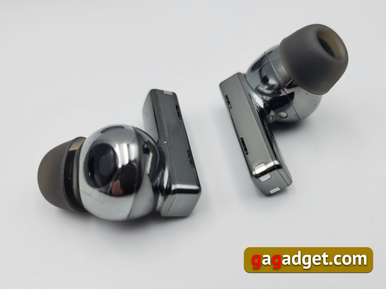 Samsung Galaxy Buds Pro vs Huawei FeeBuds Pro. Comparison of the best TWS earbuds of the year-9