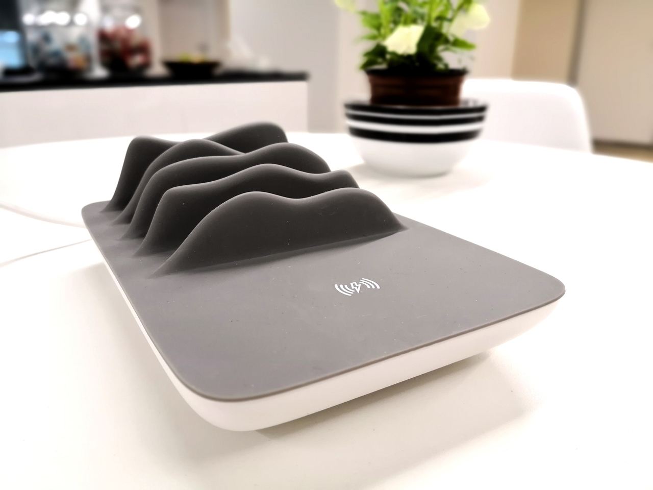 Google Pixel Stand-.jpg
