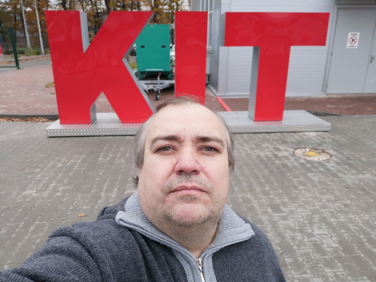 Honor_PLay_selfieCamera09.jpg