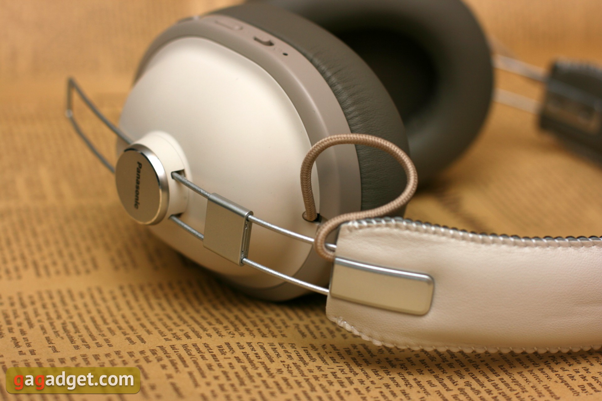 Огляд Panasonic RP-HTX90: ефектні ретро-навушники з шумозаглушенням-12