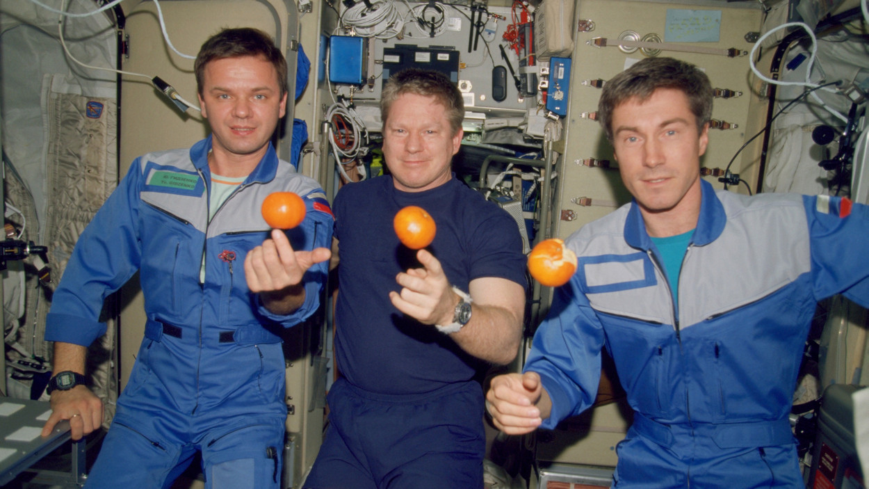 ISS_Exp1_Team.jpg