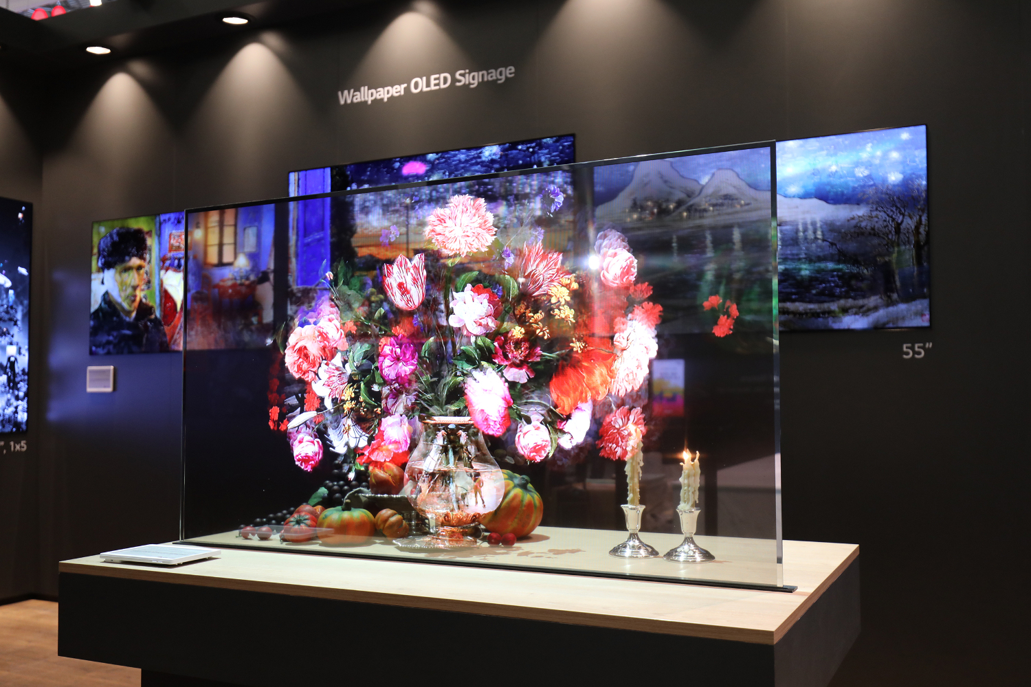 LG_Transparent_OLED_Signage_02.JPG