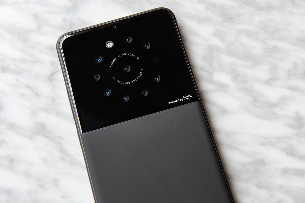 Light-Nine-Cameras.jpg