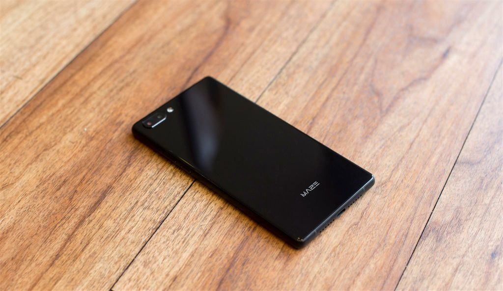 Лучший подарок на Новый год — смартфон MAZE Alpha за $159,99-2 MAZE Alpha 1.jpg