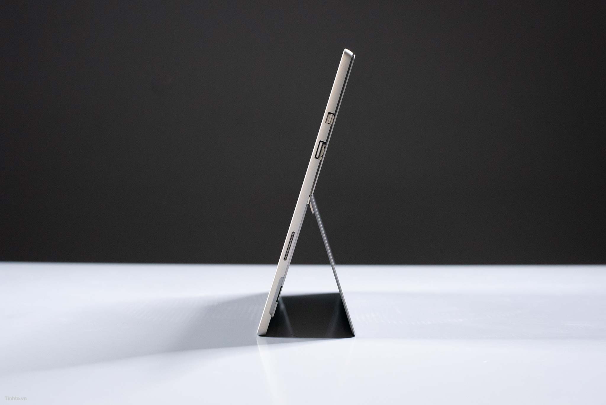 Microsoft-surface-pro-6-leak-vn-1.jpg