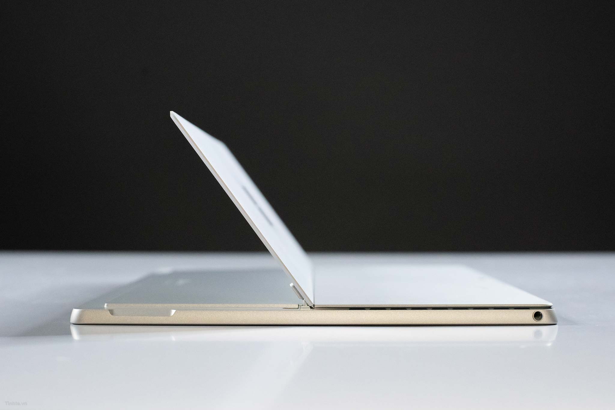 Microsoft-surface-pro-6-leak-vn-6.jpg