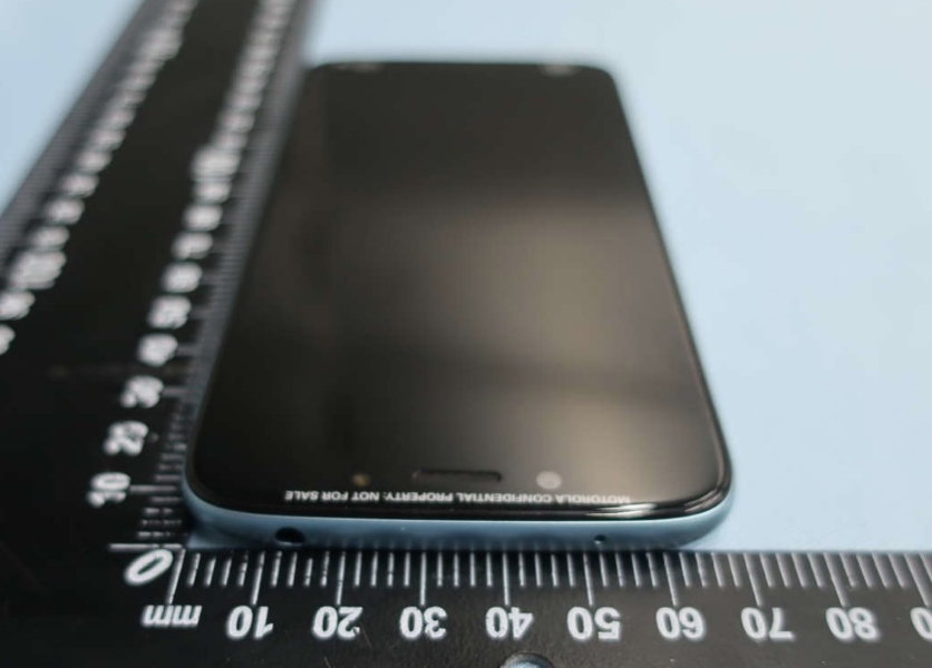 Moto-G7-Play-4.jpg