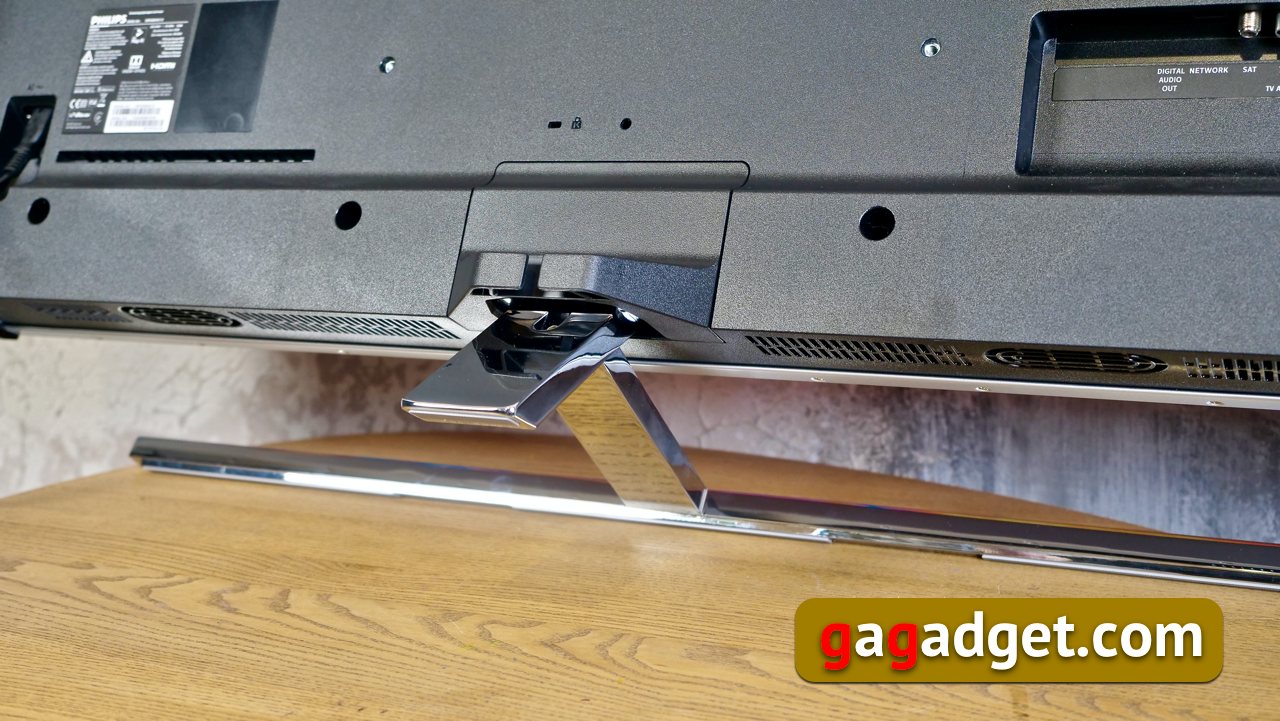 Для тех, кто хочет больше возможностей: обзор телевизора Philips 50PUS8545 с Ambilight-11
