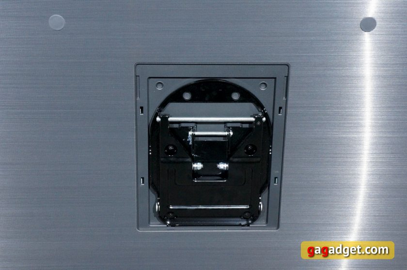 QLED-TV-wall-mount02.jpg