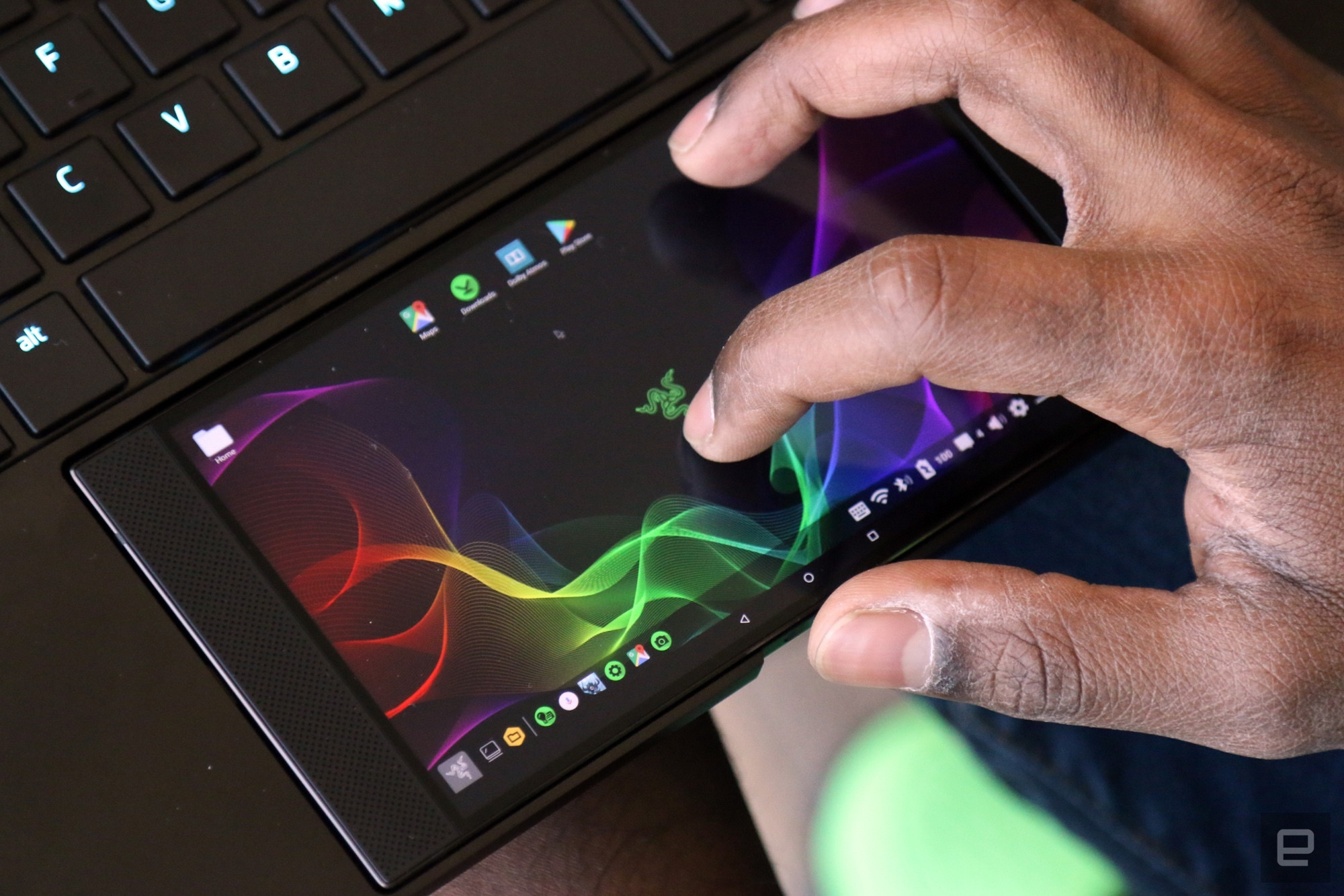 Razer-Project-Linda-engadget-5.jpg