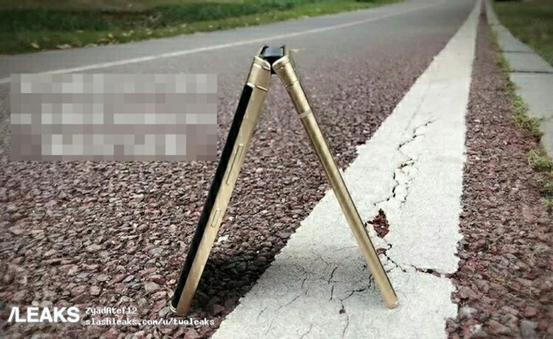 Samsung W2018 3.jpg