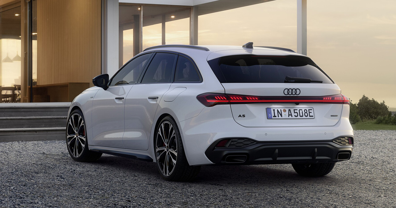 Audi A5 e-hybrid avec capot ouvert