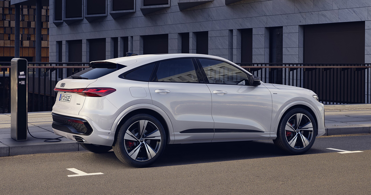 Интерьер Audi Q5 e-hybrid