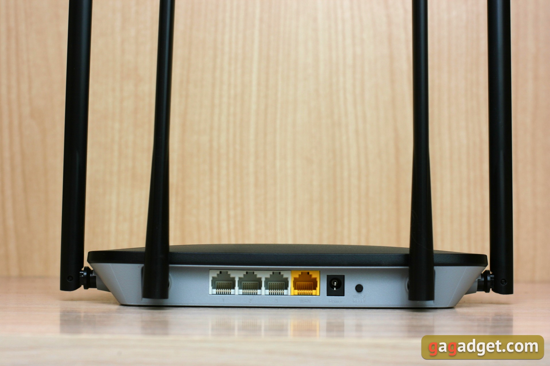 Огляд Wi-Fi роутера Mercusys AC12G: доступний гігабіт-8