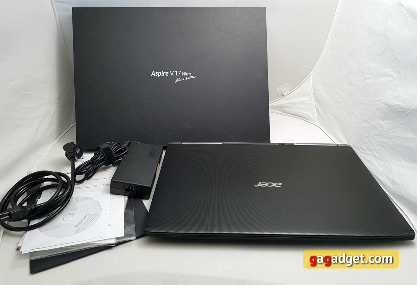 acer-aspire-v17-nitro-black-edition-04.jpg