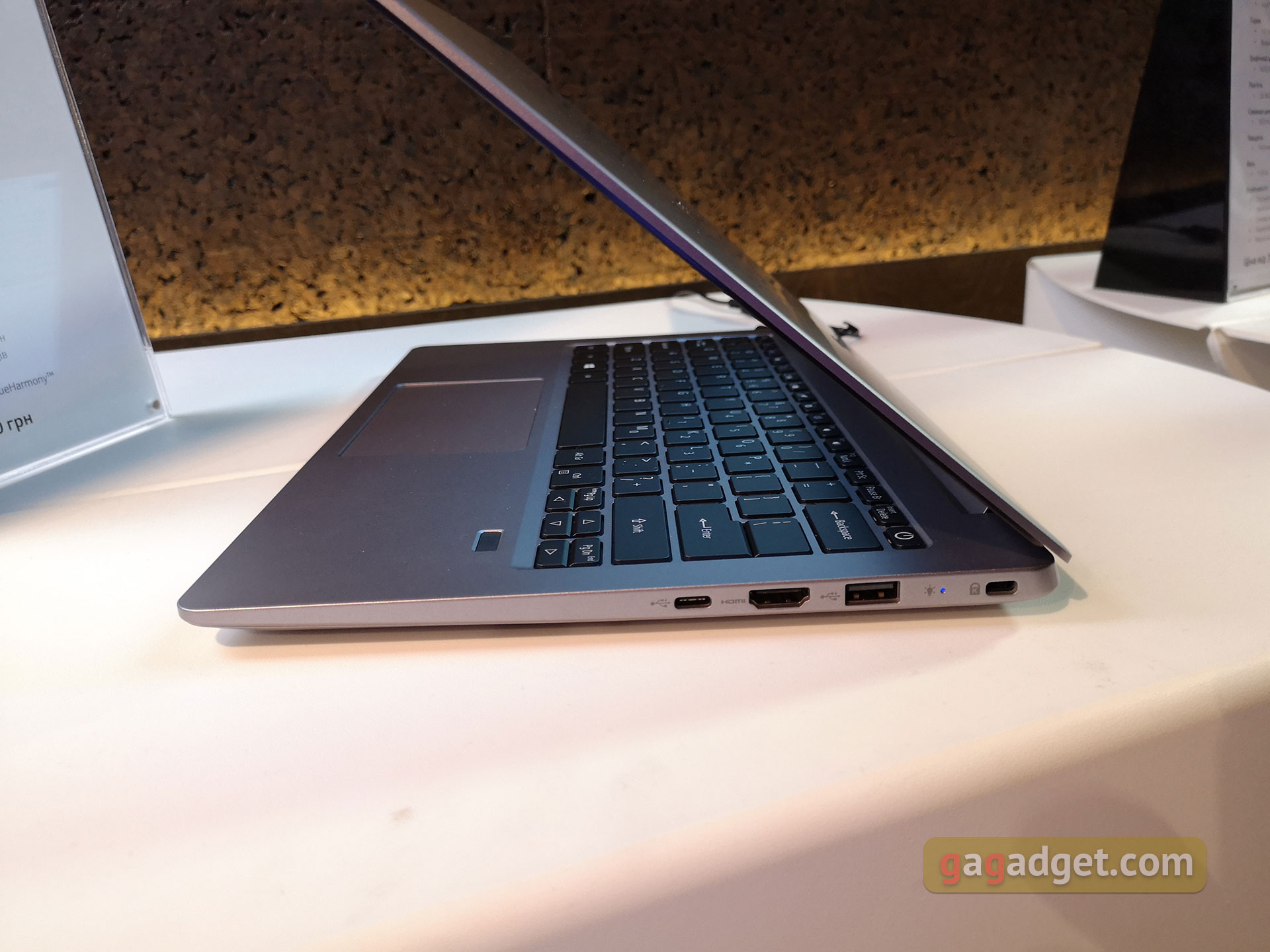 acer-christmas-2019-09.jpg