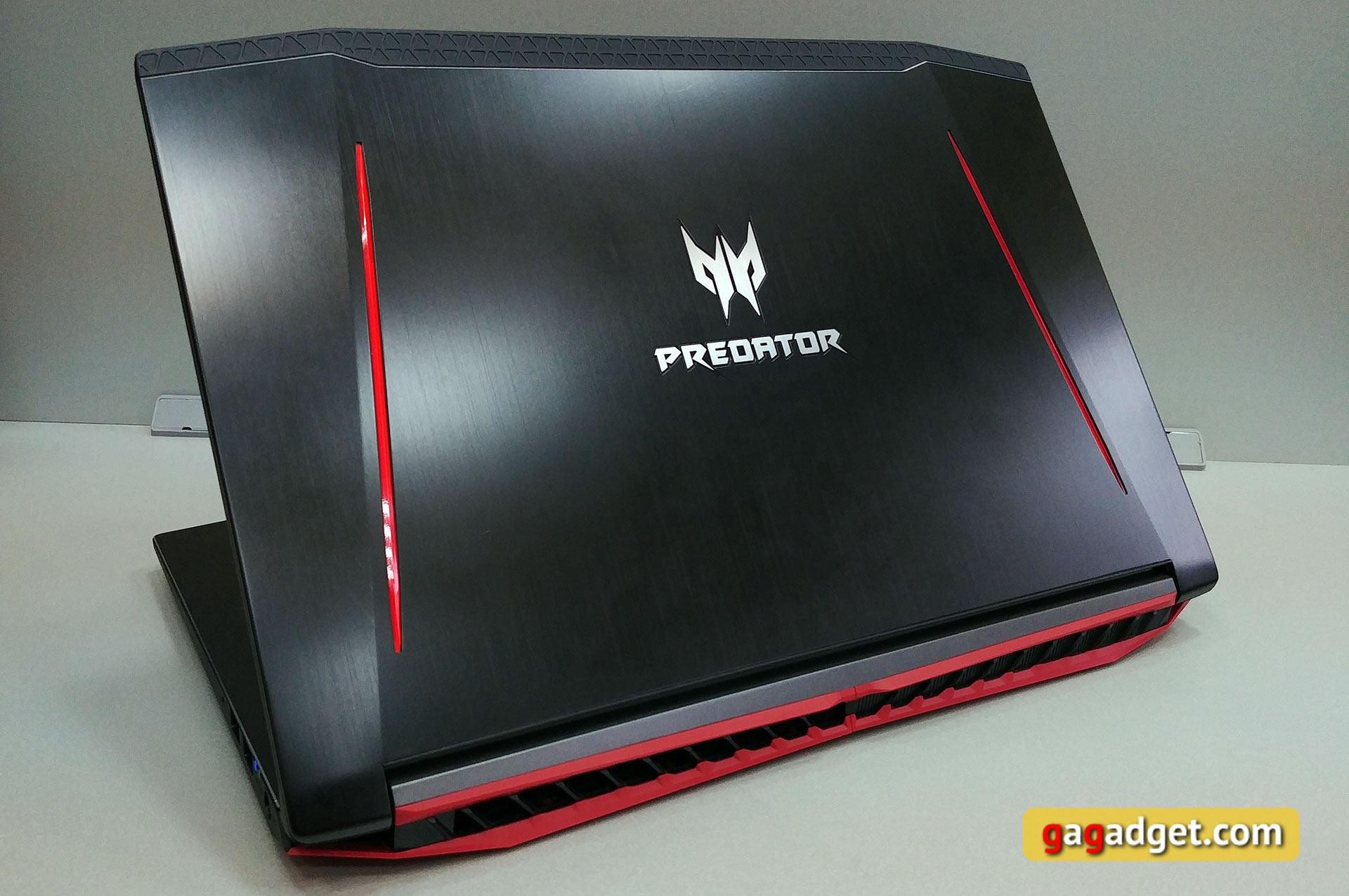acer-predator-helios-300-04.jpg