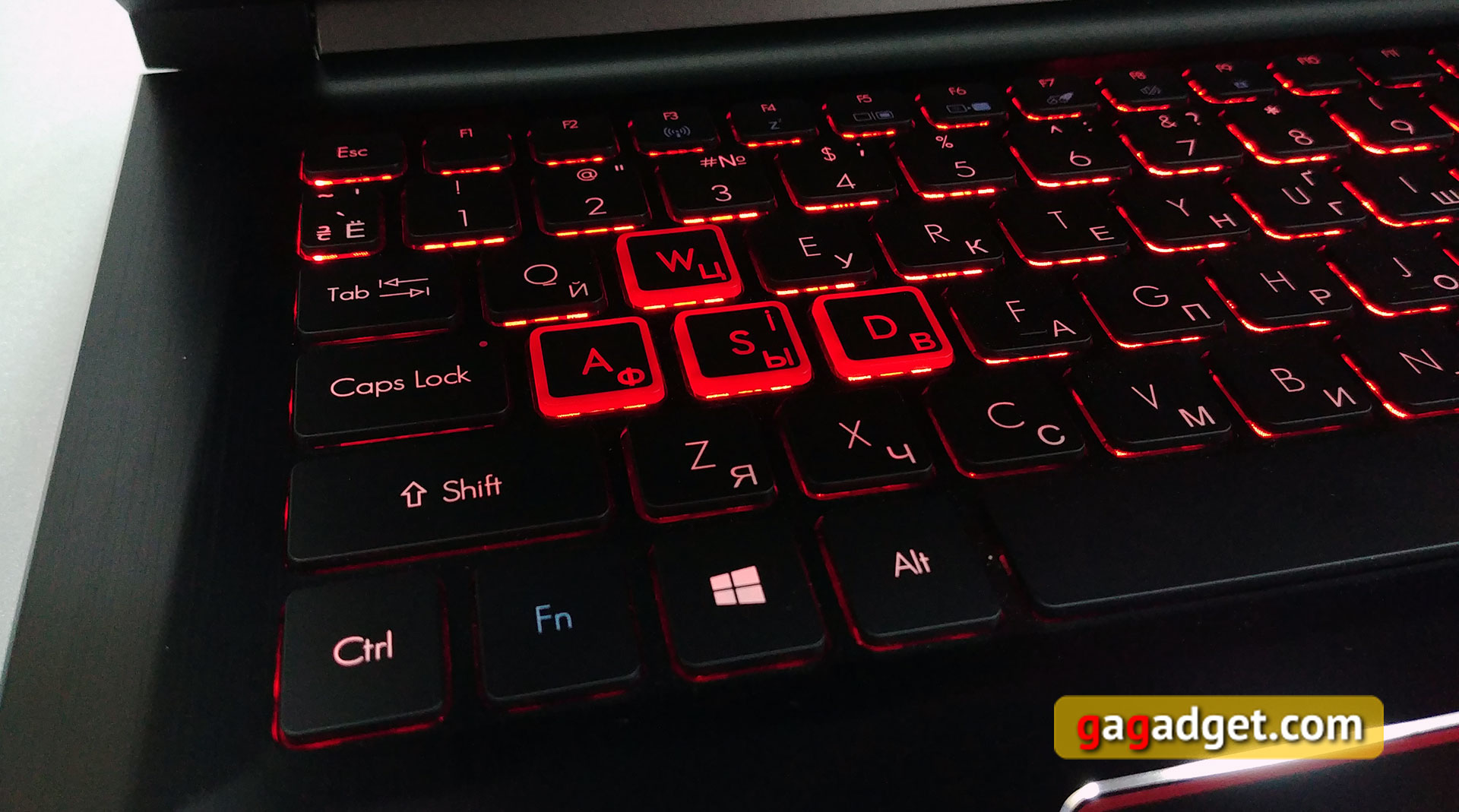 acer-predator-helios-300-15.jpg