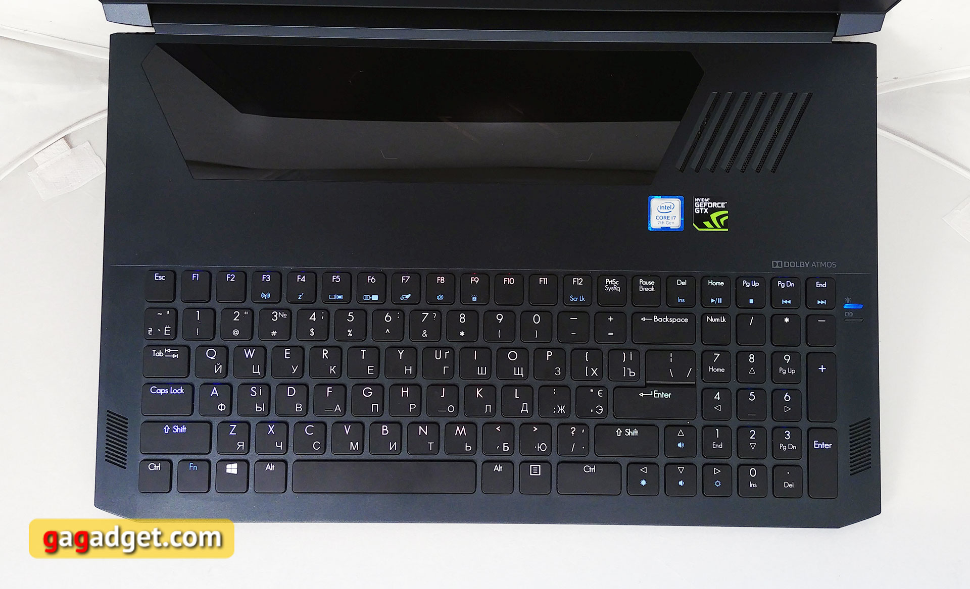 acer-predator-triton-700-16.jpg