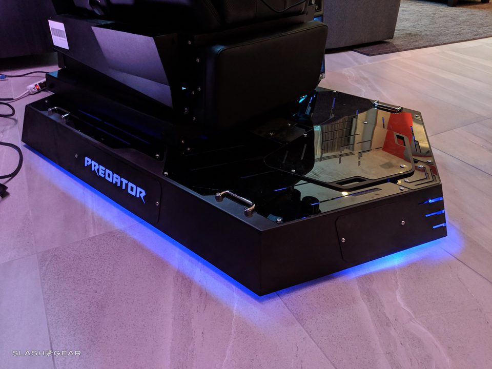 acer_predator_thronos_photos_ces2019_slashgear_05-960x720.jpg