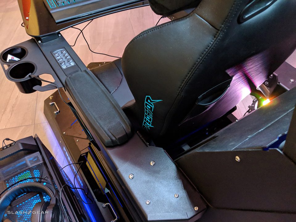 acer_predator_thronos_photos_ces2019_slashgear_16-960x720.jpg