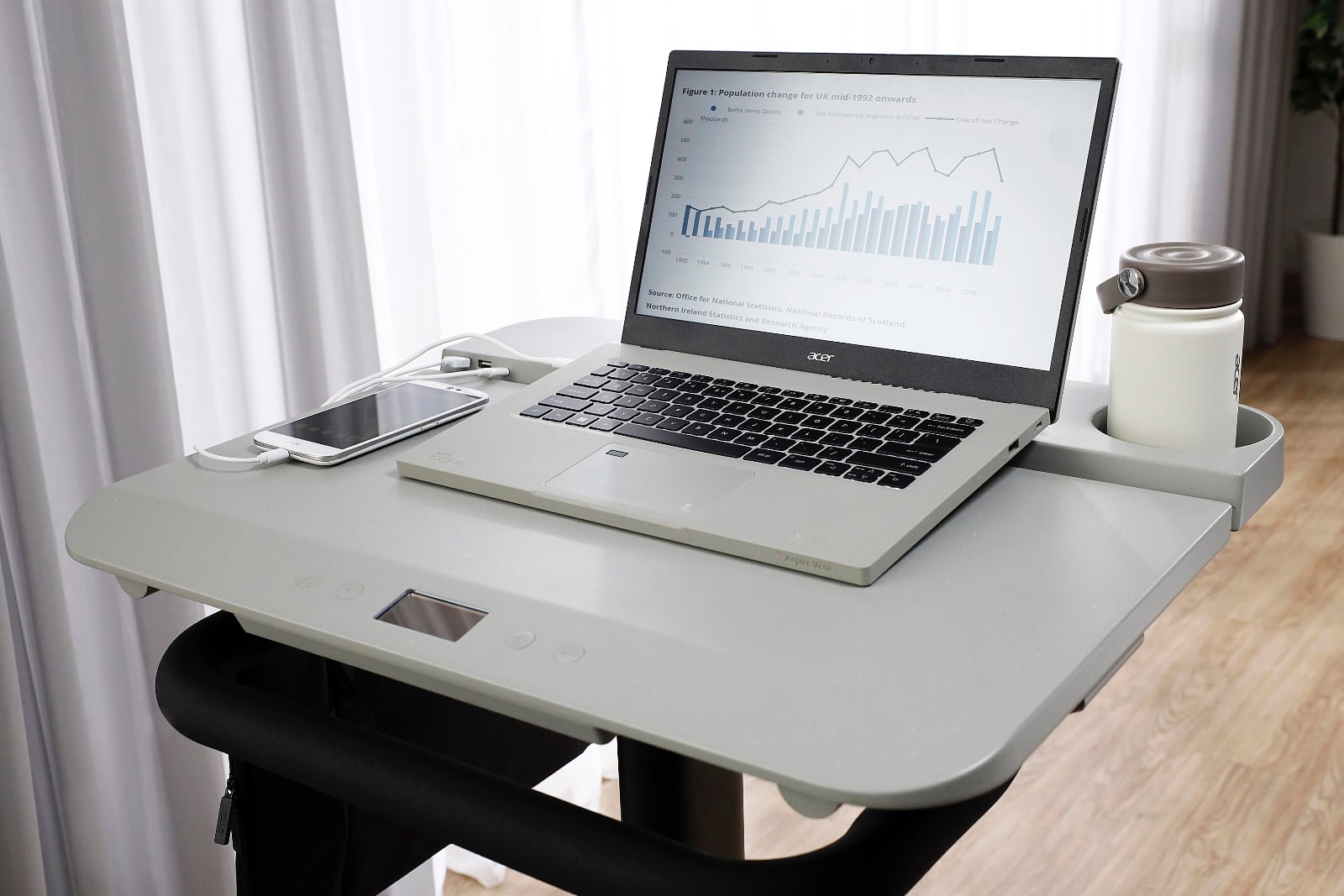 Acer présente le bureau de vélo eKinekt BD 3. Il convertit l'énergie du pédalage du cycliste pour charger l'ordinateur portable.-2