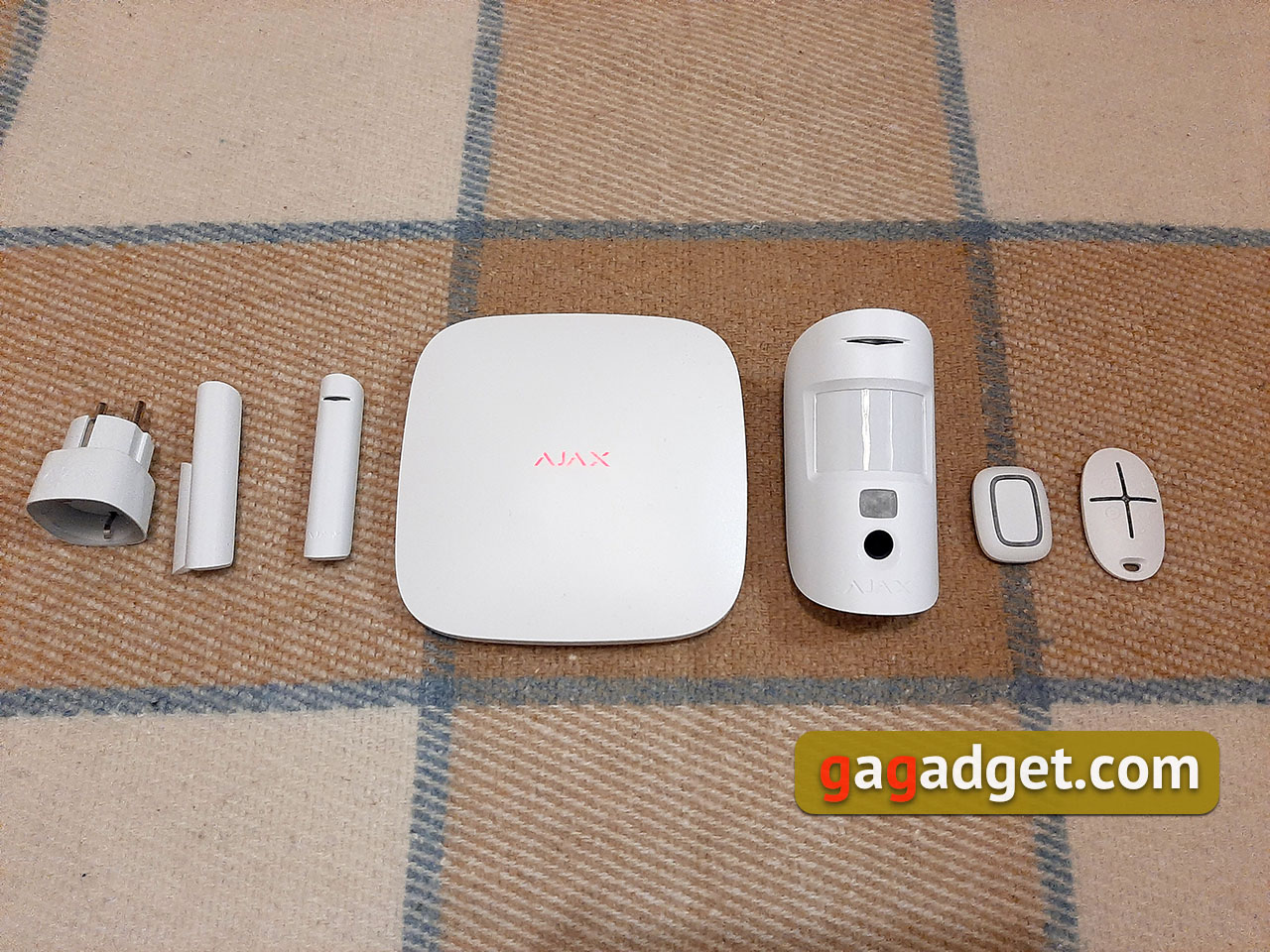 Ajax StarterKit Cam with MotionCam Review: new security features from Ajax Systems-3