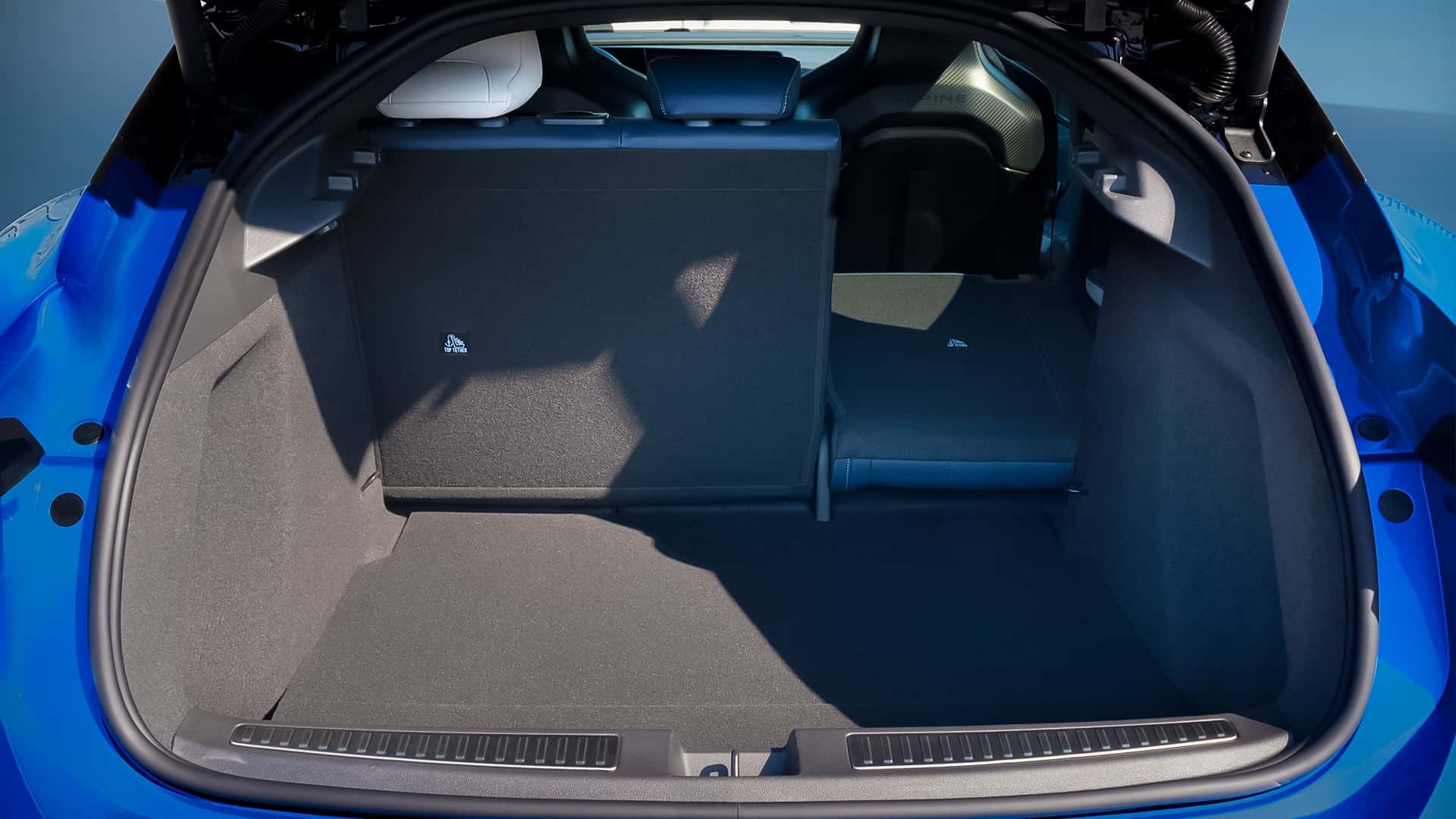 Front Alpine A390