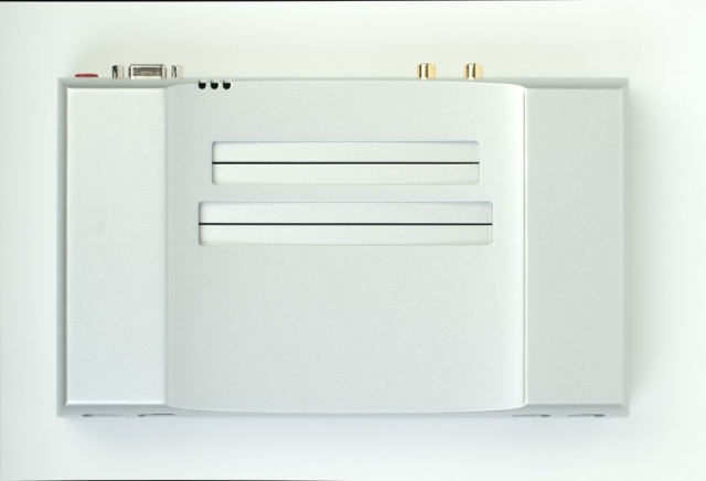 Консоль Nintendo NES переродилась в алюминиевом корпусе Analogue Nt-4