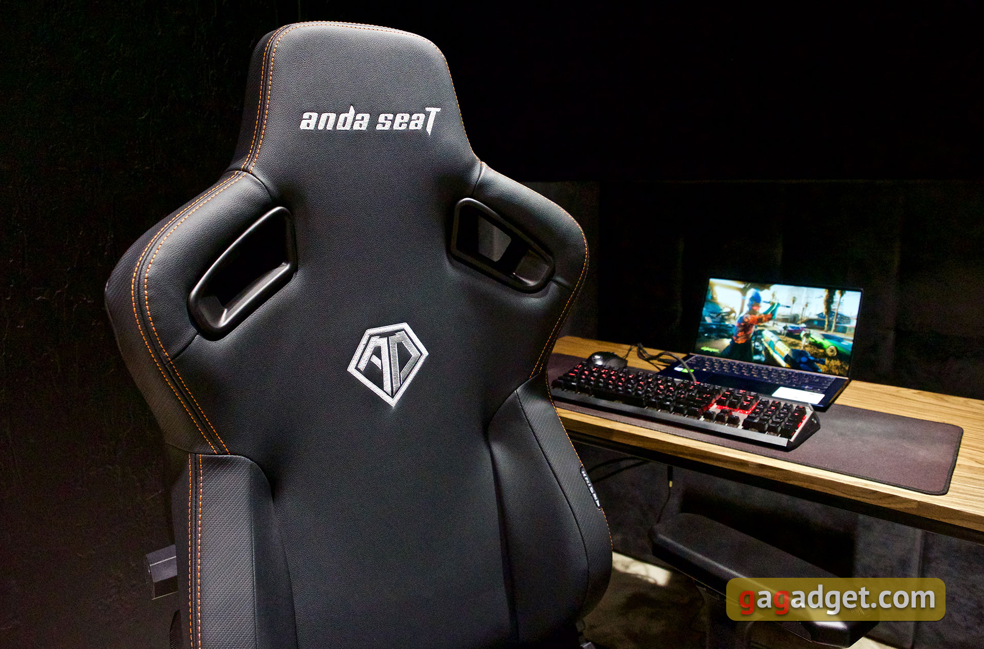 Trône pour le jeu : un examen du Anda Seat Kaiser 3 XL-10