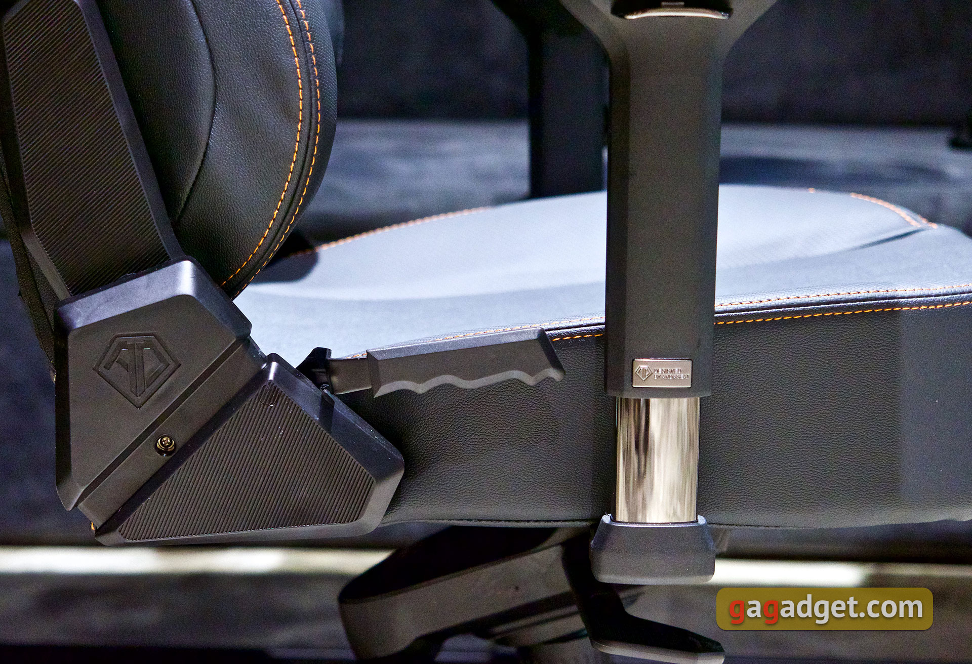 Trône pour le jeu : un examen du Anda Seat Kaiser 3 XL-27