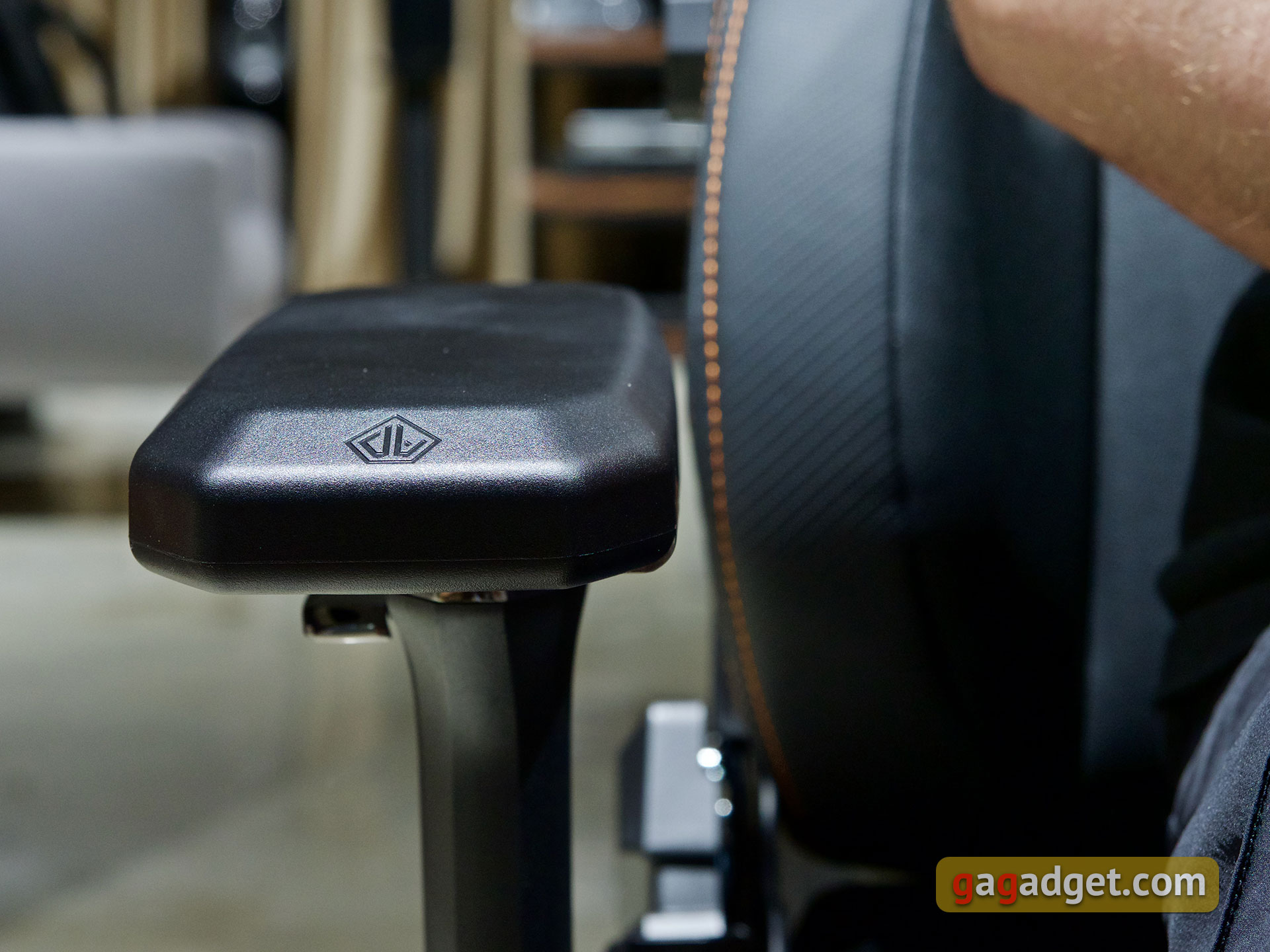 Trône pour le jeu : un examen du Anda Seat Kaiser 3 XL-37