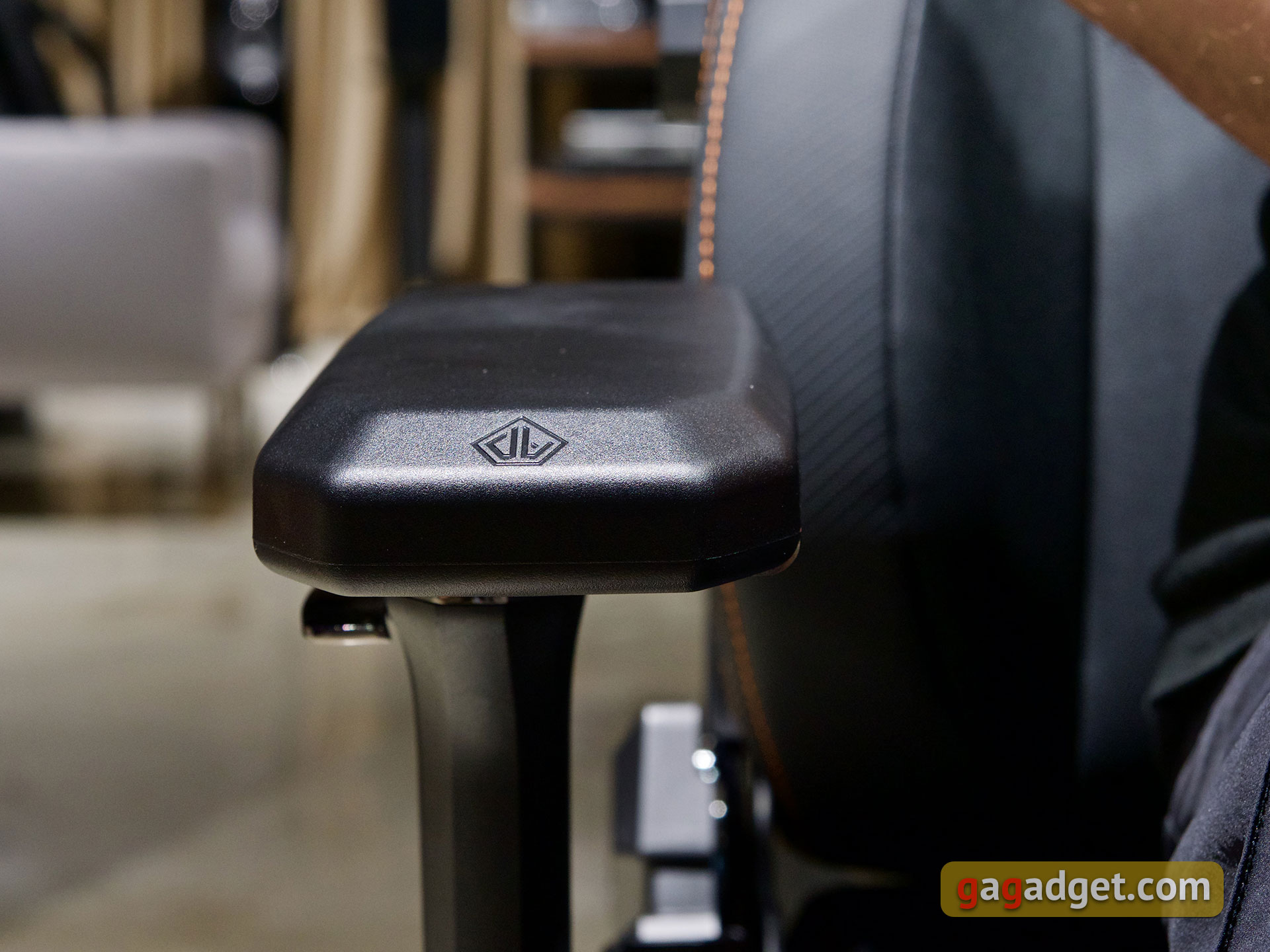 Trône pour le jeu : un examen du Anda Seat Kaiser 3 XL-38