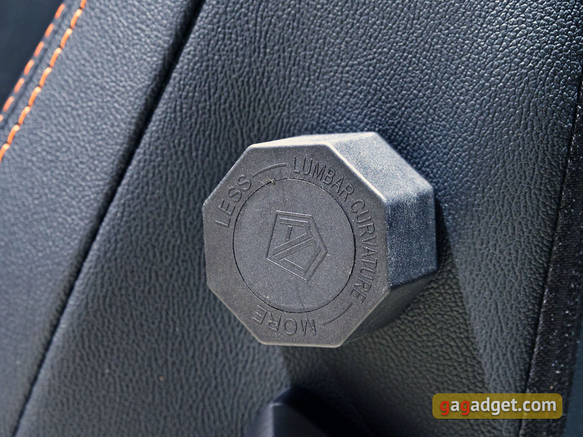 Trône pour le jeu : un examen du Anda Seat Kaiser 3 XL-47