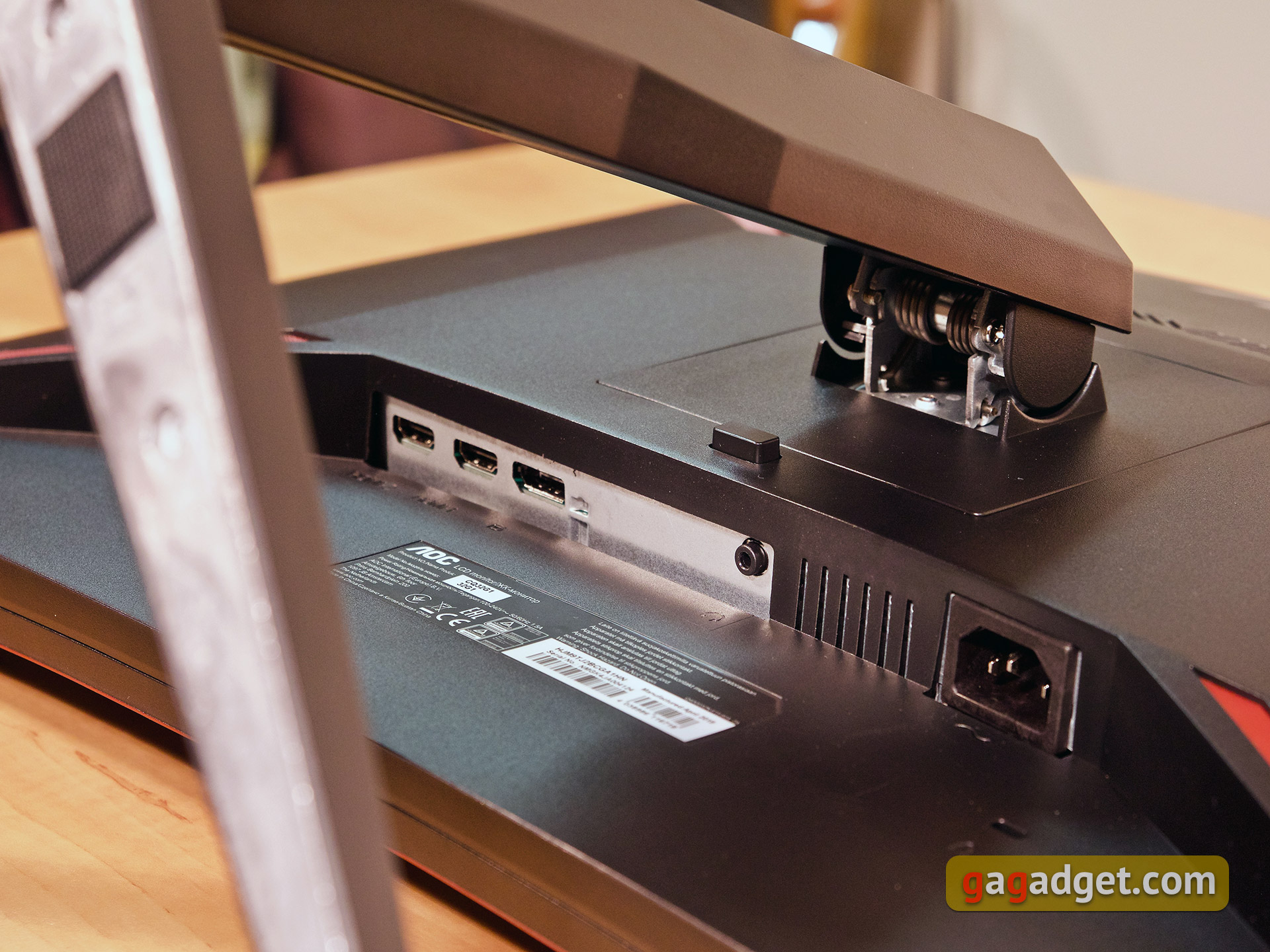 Огляд AOC CQ32G1: 32-дюймовий вигнутий геймерський монітор з частотою 144 Гц-17