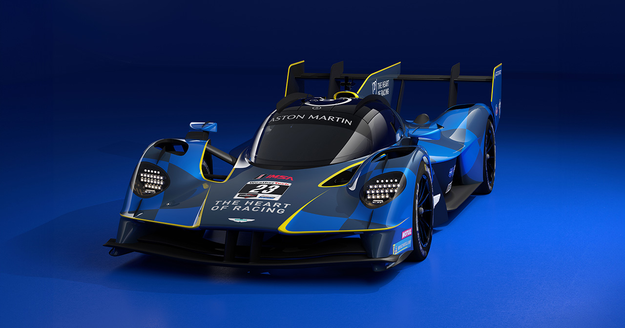 Aston Martin Valkyrie LMH на тлі гоночного треку