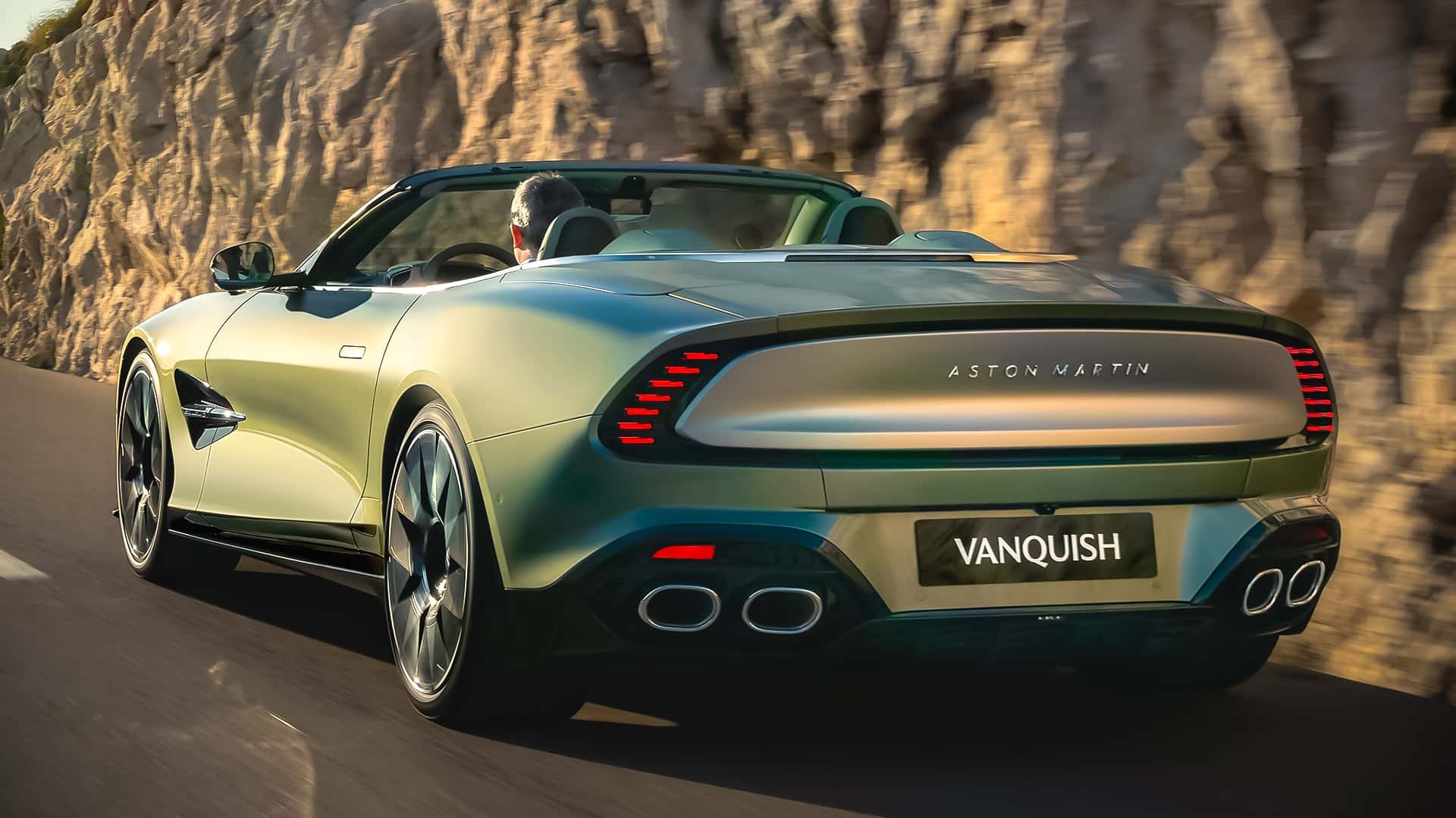 Aston Martin Vanquish Volante 2025 року