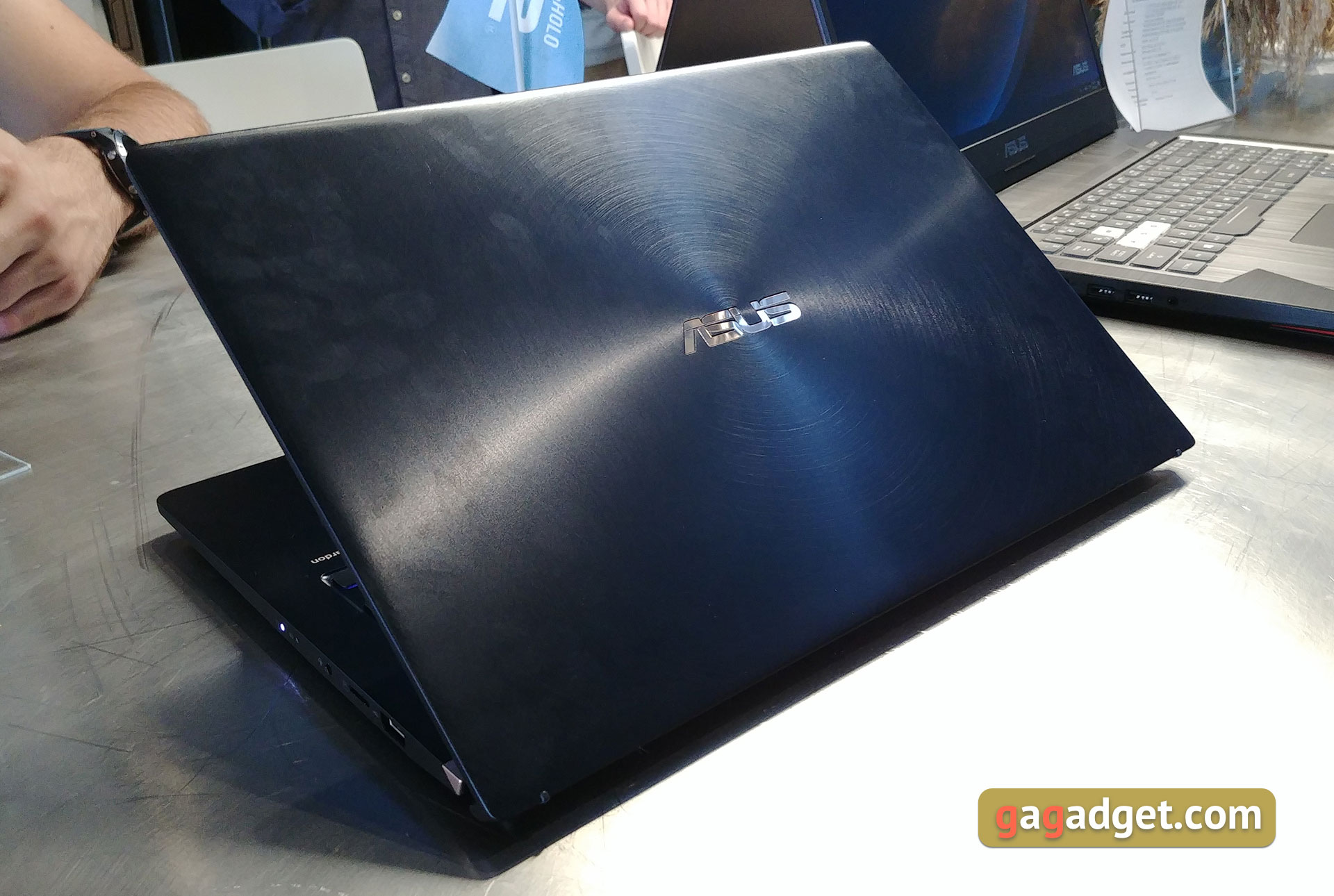 asus-19-09-2018-06.jpg