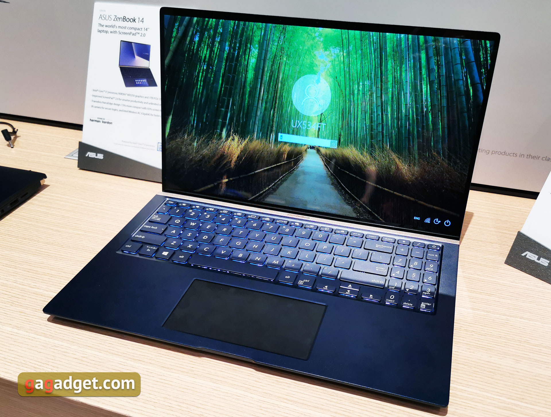 ASUS на Computex 2019: электретные геймерские наушники, 240 Гц портативный монитор и другие крутые штуки-4