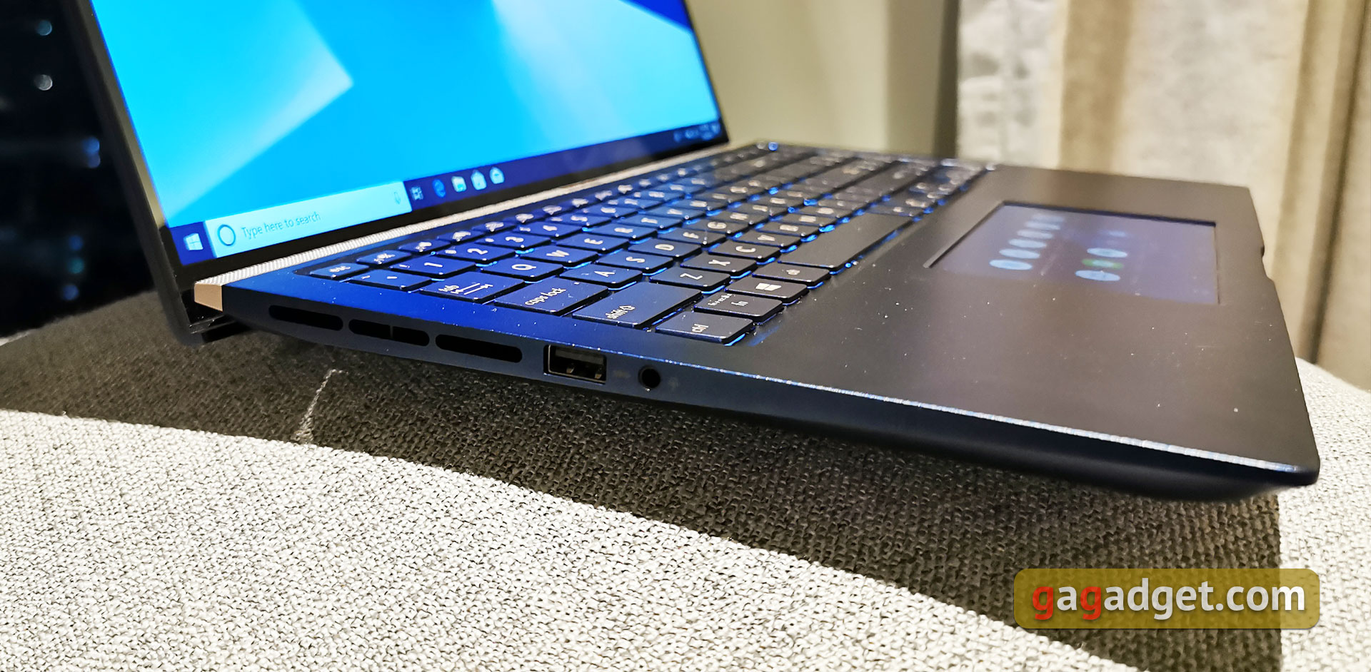 ASUS на Computex 2019: электретные геймерские наушники, 240 Гц портативный монитор и другие крутые штуки-6