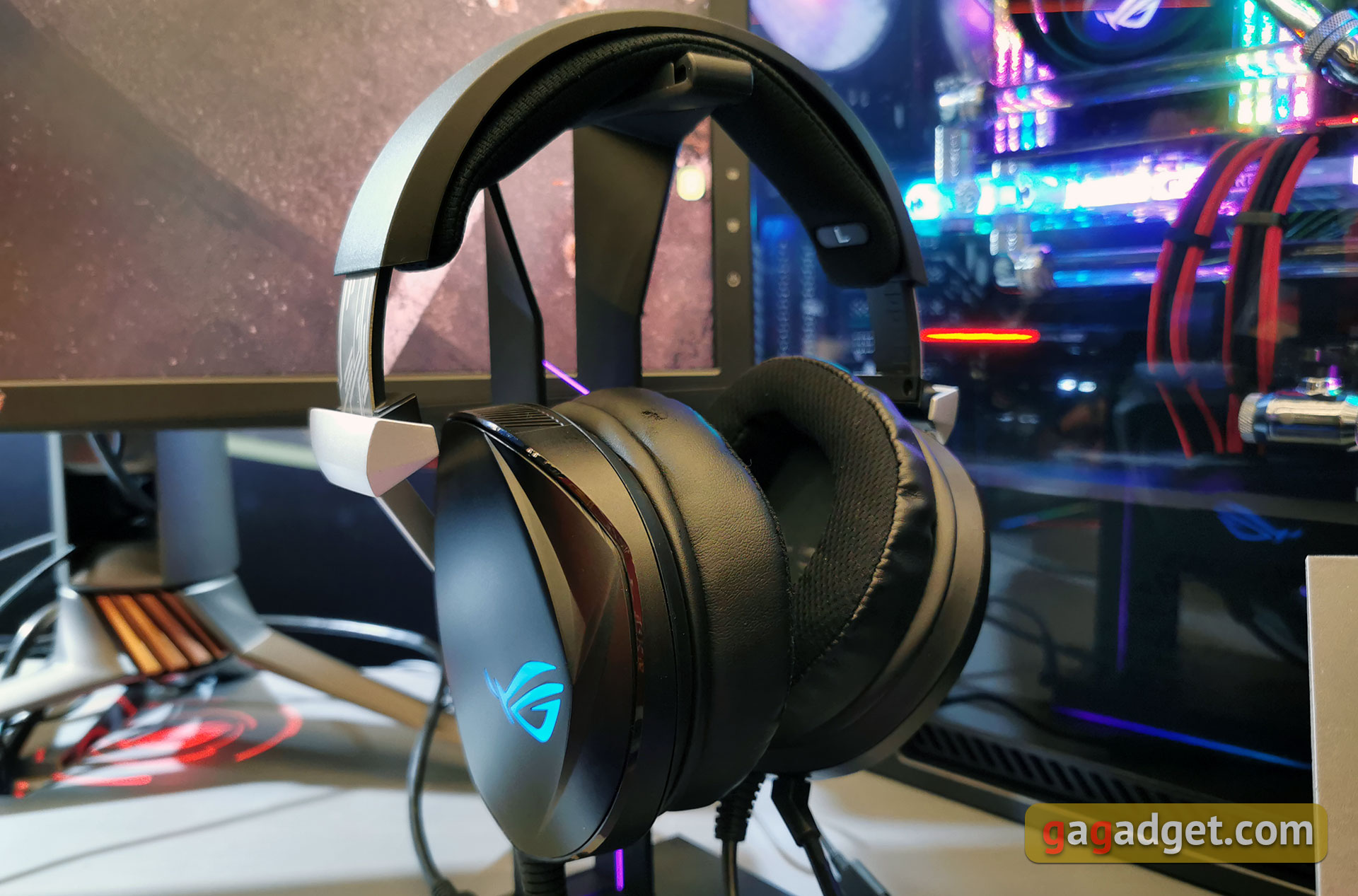 ASUS на Computex 2019: электретные геймерские наушники, 240 Гц портативный монитор и другие крутые штуки-21