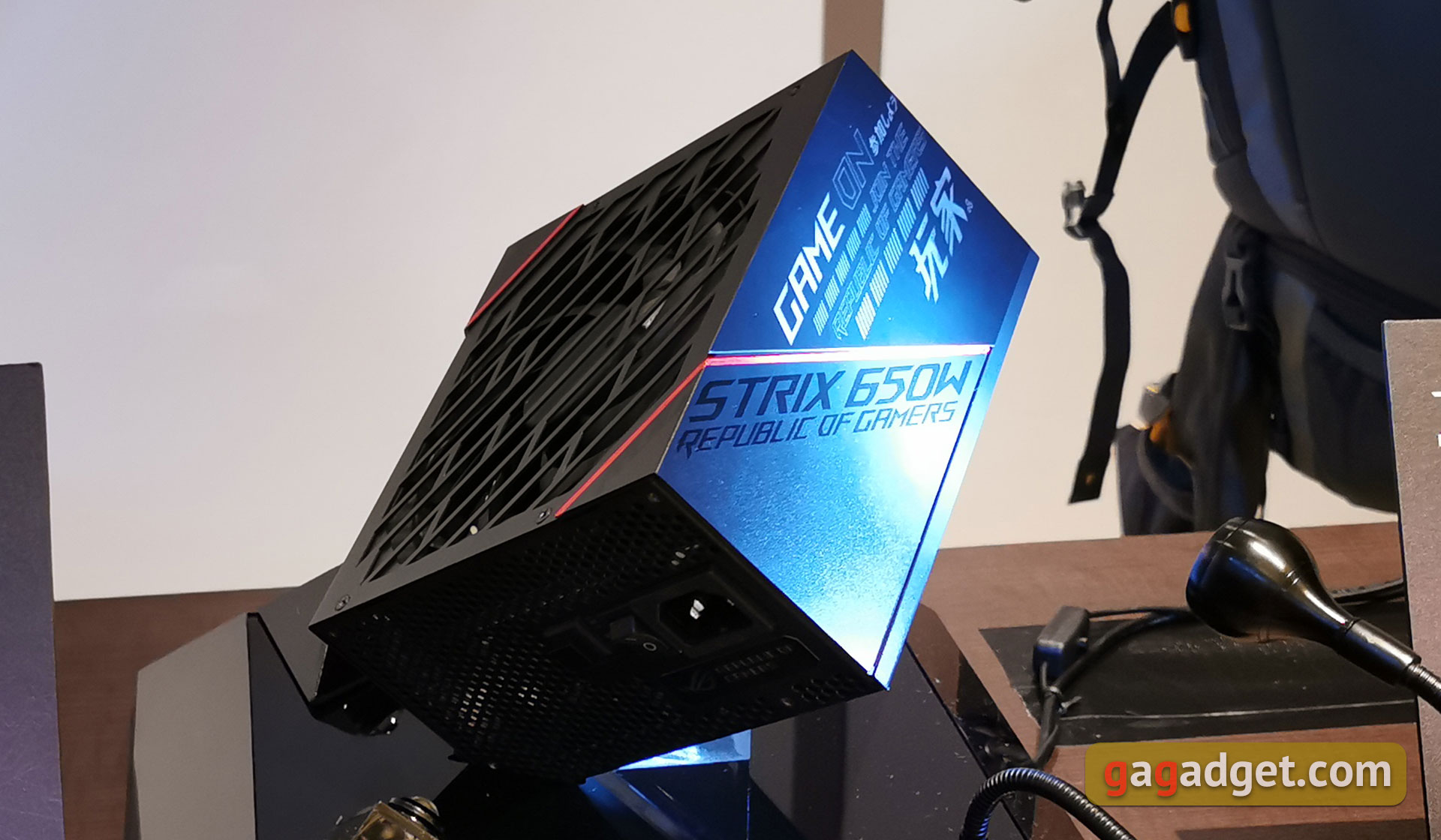 ASUS на Computex 2019: электретные геймерские наушники, 240 Гц портативный монитор и другие крутые штуки-25