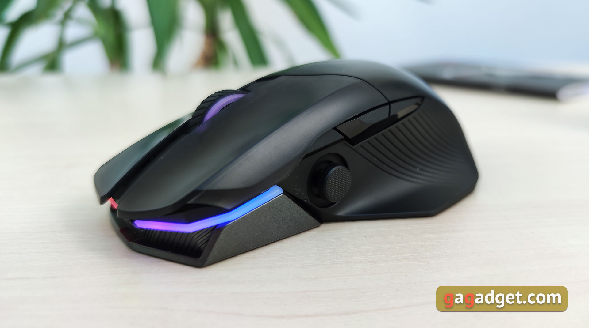Обзор ASUS ROG Chakram: гибрид беспроводной геймерской мышки и геймпада