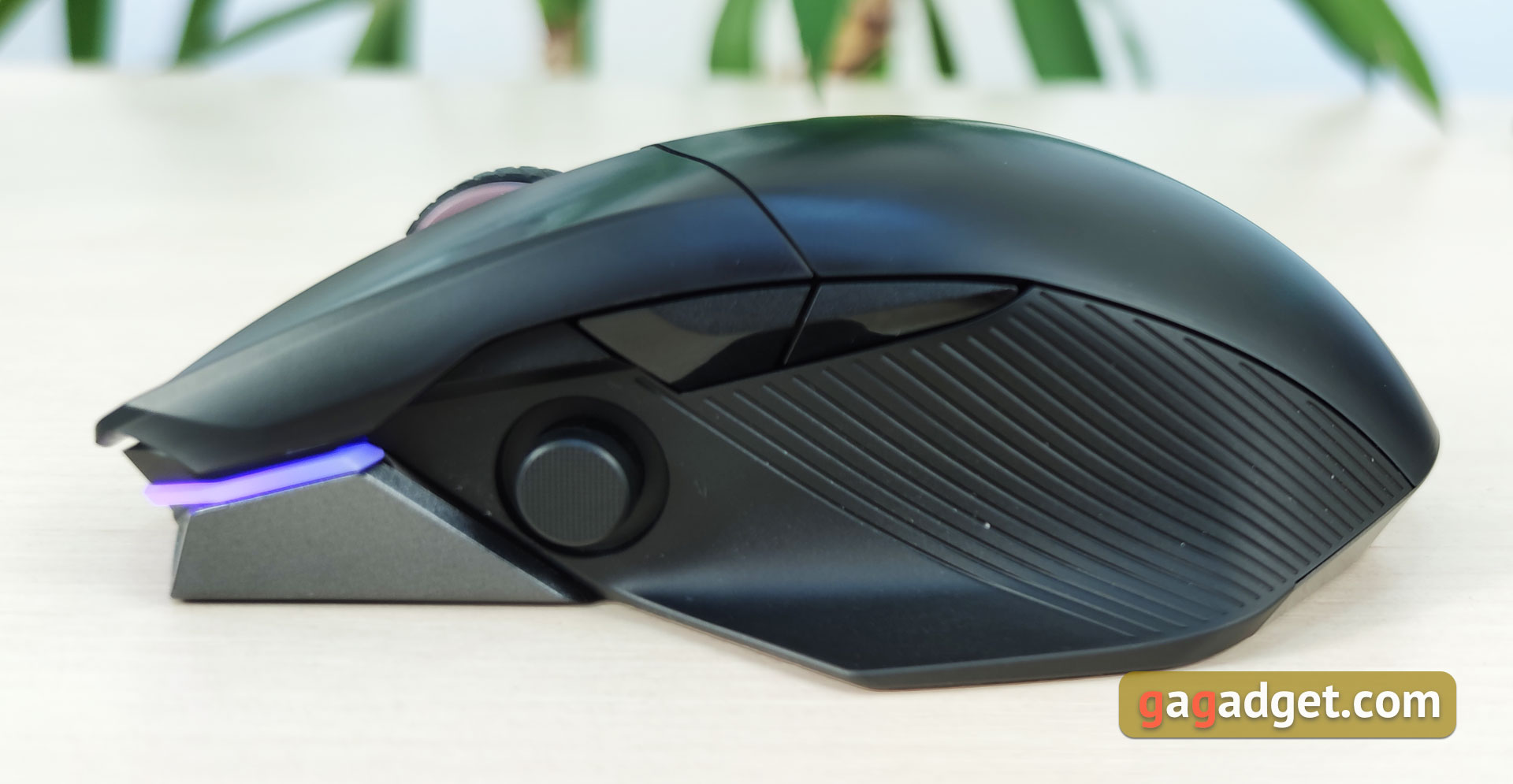 Обзор ASUS ROG Chakram: гибрид беспроводной геймерской мышки и геймпада-13
