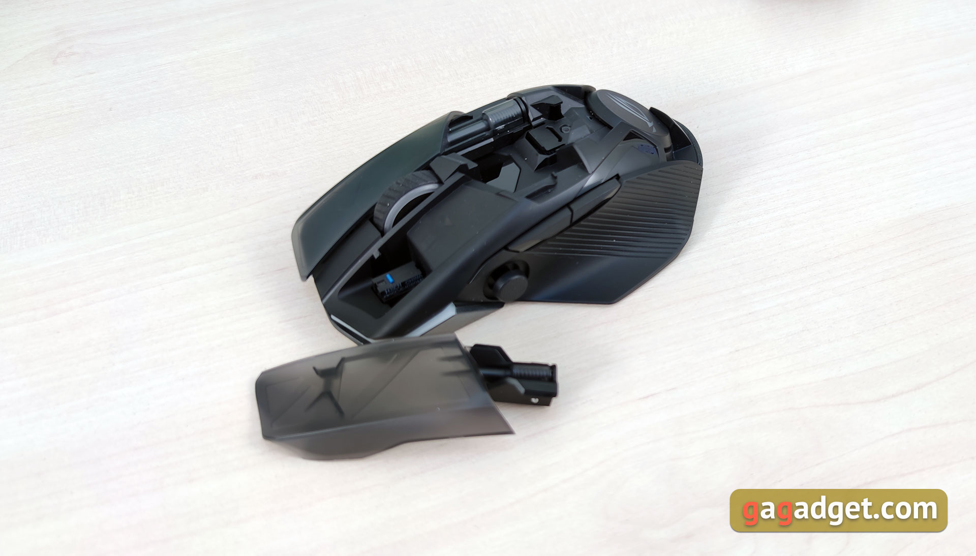 Обзор ASUS ROG Chakram: гибрид беспроводной геймерской мышки и геймпада-26